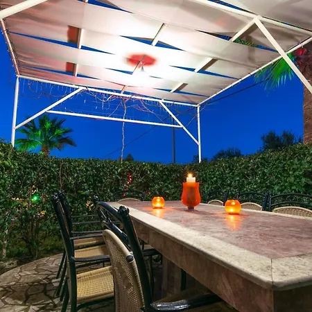 Fontana Villa Mouzakion (Zakynthos)